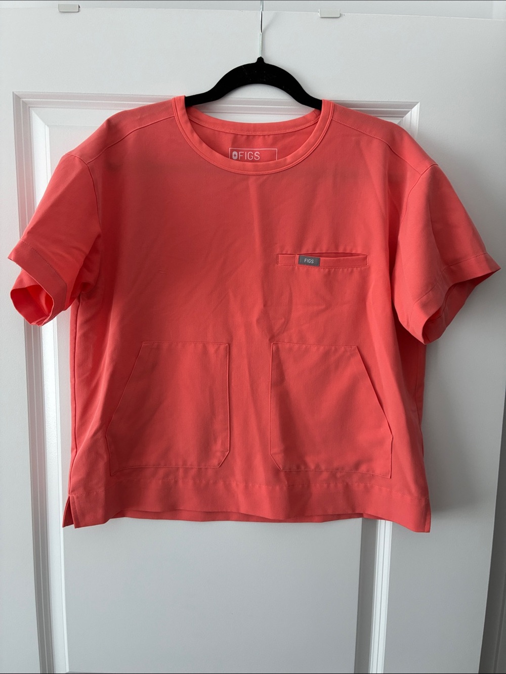 FIGS Size M Technical Collection Crew Neck Scrub Top - Fiery Coral